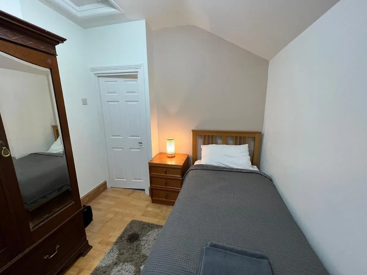 Private Rooms In Victorian House, Forest Hill, London Gæstehus
