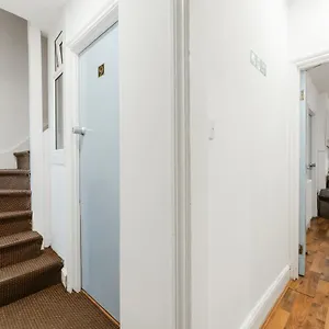 Upton Park Bedrooms 25 Min To , London United Kingdom