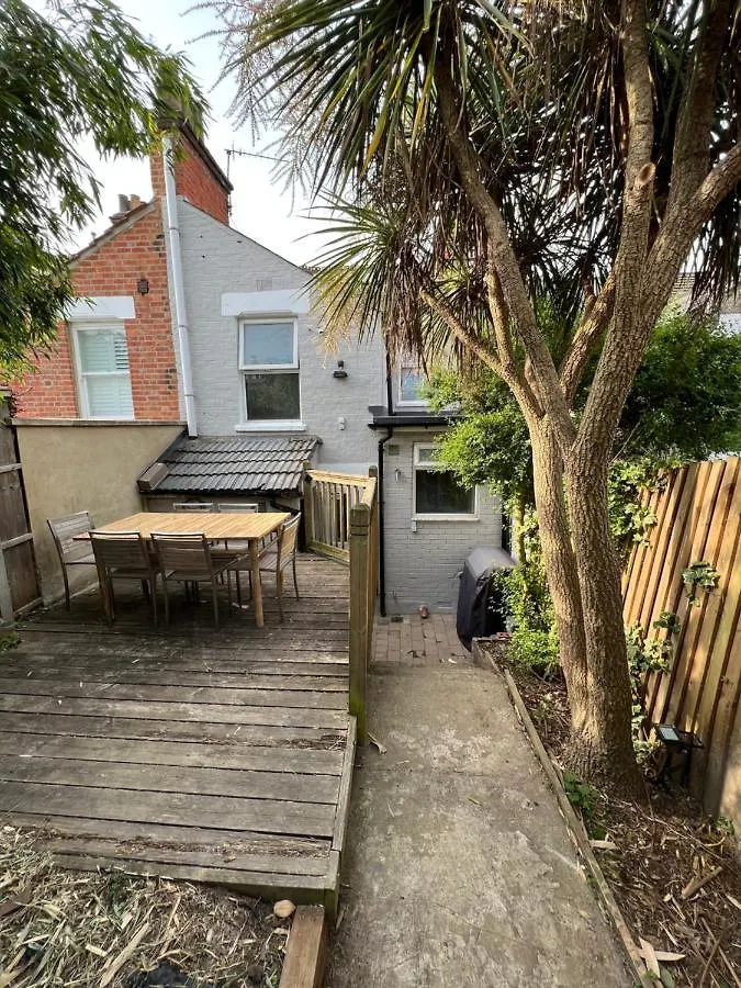 Private Rooms In Victorian House, Forest Hill, London 0*,